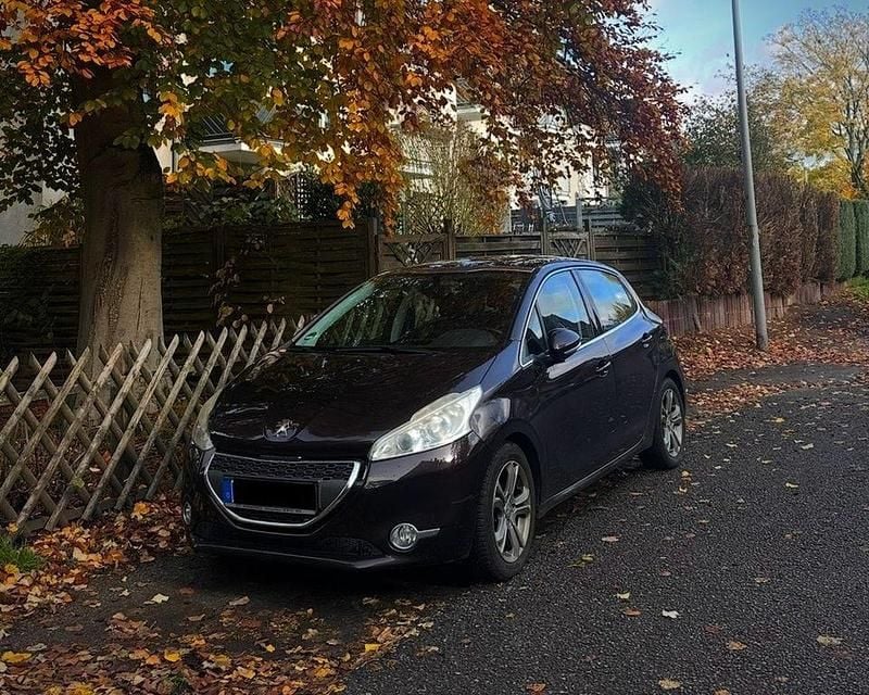 Gebraucht Peugeot 208 120 PS (88 kW) 2014 Braun Kleinwagen