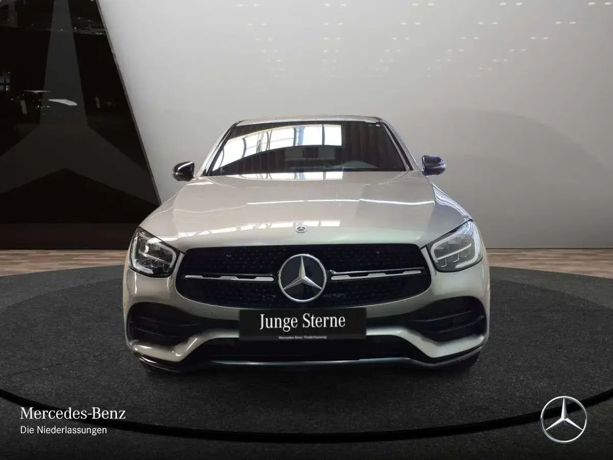 Gebraucht Mercedes GLC400d AMG line Plus 330 PS (242 kW) 2023 Silber Limousine