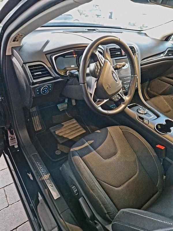 Gebraucht Ford Mondeo 150 PS (110 kW) 2019 Schwarz Kombi