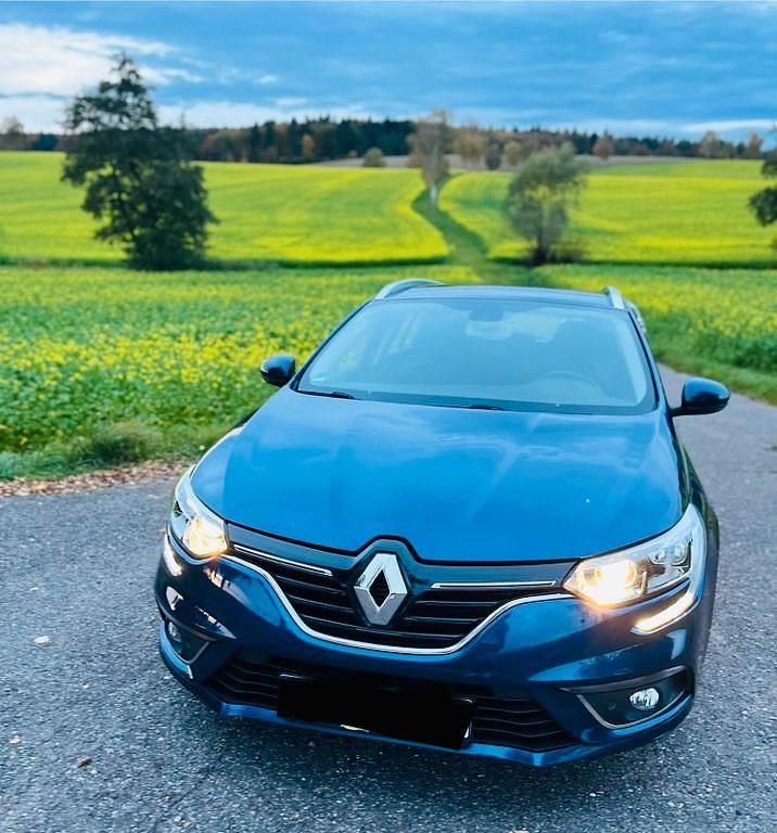 Blau Gebraucht 2020 Renault Mégane IV Intens Limousine | 15.490 € (Guter Preis) - Bild 1/4