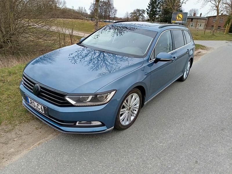 Gebraucht VW Passat Highline 190 PS (139 kW) 2017 Blau Kombi