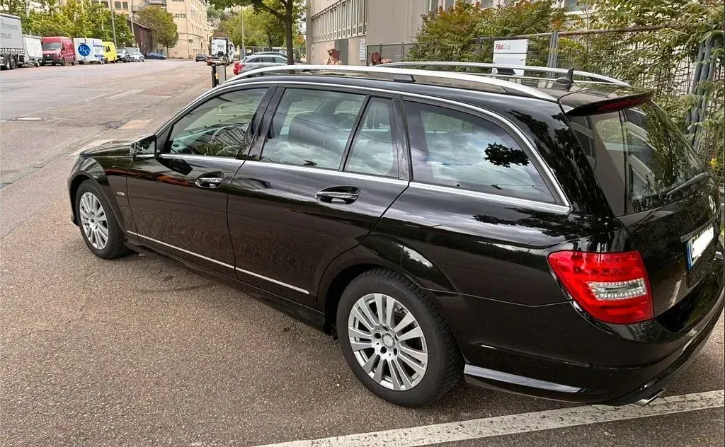 Second-hand Mercedes C220 Edition 170 CP (125 kW) 2014 Negru Break