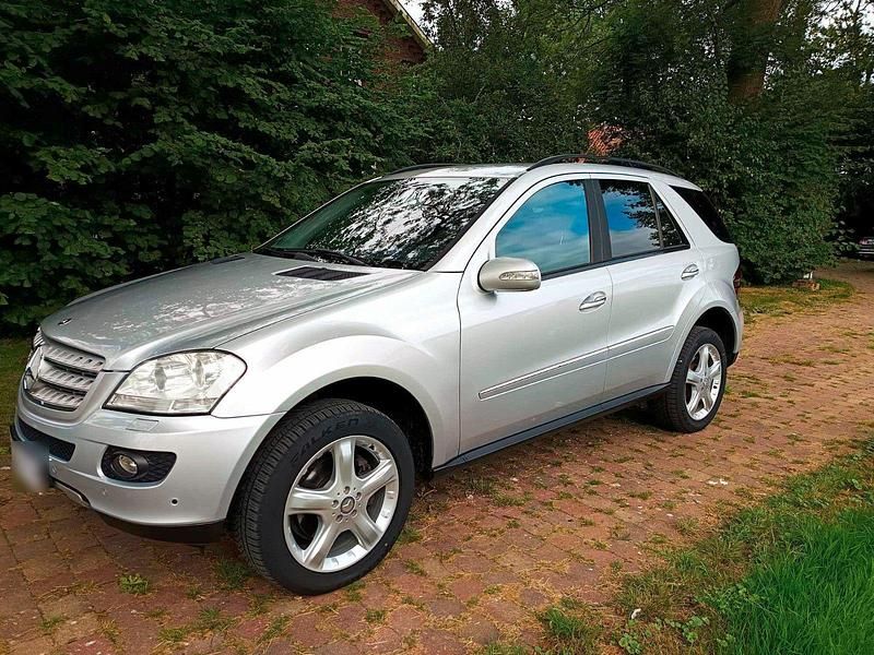 Gebraucht Mercedes ML320 224 PS (164 kW) 2008 Silber SUV