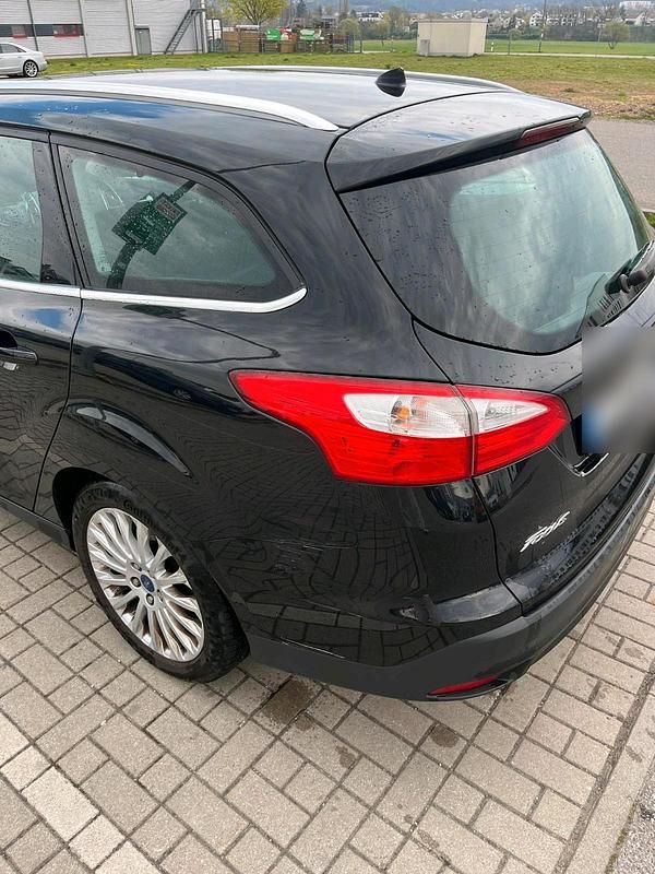 Second-hand Ford Focus 125 CP (91 kW) 2011 Negru Break