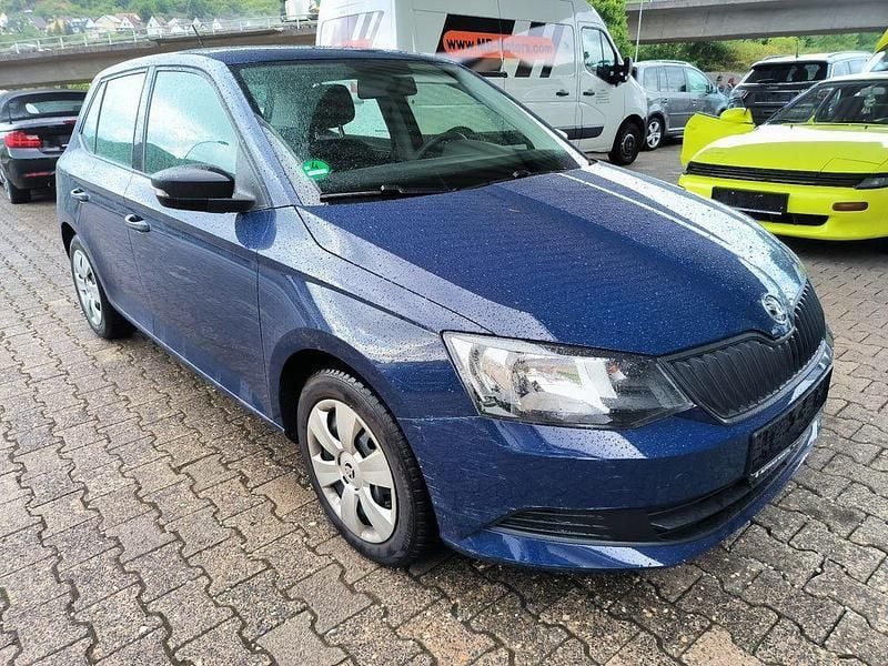 Blau Gebraucht 2016 Skoda Fabia Cool Edition Limousine | 5.999 € (Superpreis) - Bild 1/4