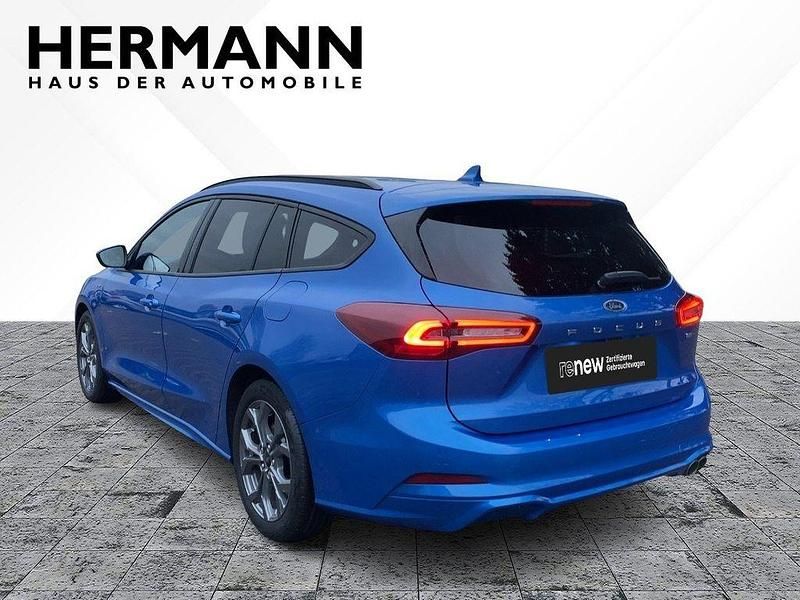 Gebraucht Ford Focus ST-Line 125 PS (91 kW) 2023 Dynamic blau met (blau) Limousine