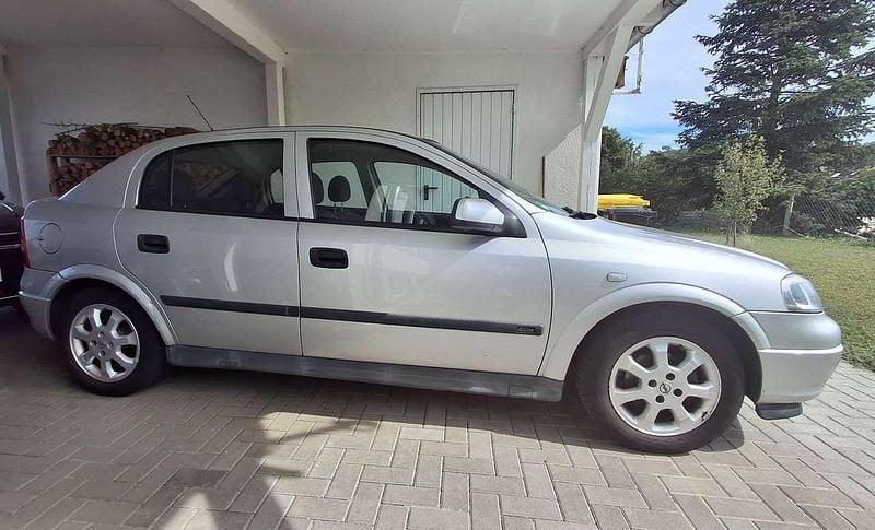 Silber Gebraucht 2003 Opel Astra Elegance Limousine | 1.100 € (Guter Preis) - Bild 1/4