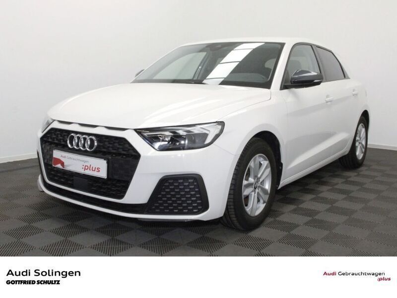 Weiß Gebraucht 2021 Audi A1 Sportback Sport Kleinwagen | 17.950 € (Guter Preis) - Bild 1/3