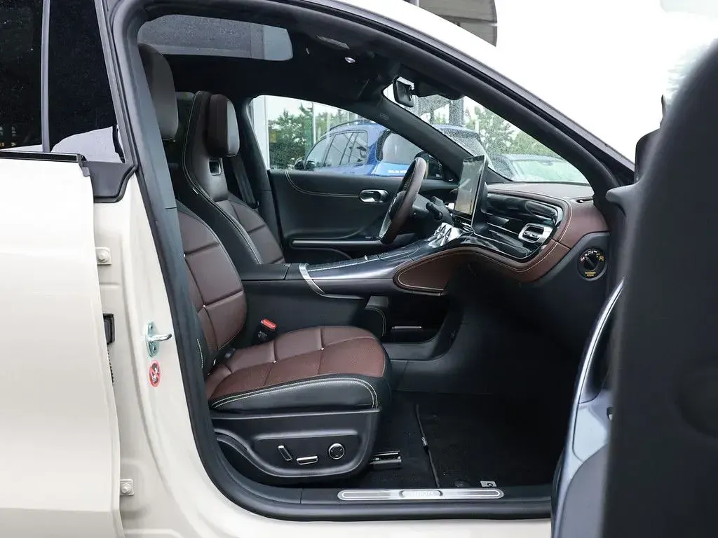 Gebraucht Smart #3 Premium 200 kW (272 PS) 2024 Weiss / ceramic cream (metallic) SUV