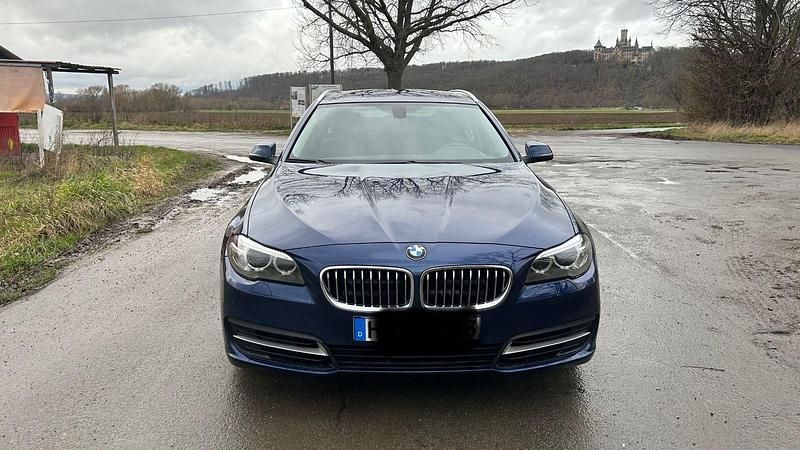 Blau Gebraucht 2016 BMW 525 Kombi | 15.500 € (Fairer Preis) - Bild 1/4