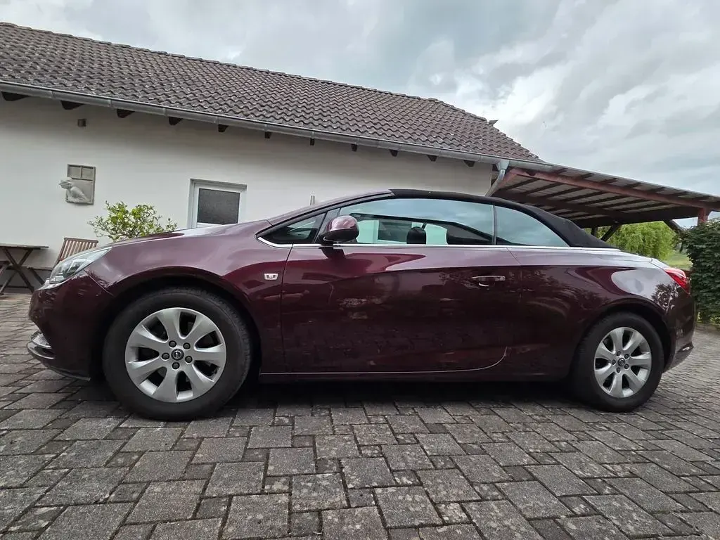 Gebraucht Opel Cascada Edition 140 PS (102 kW) 2013 Rot Cabrio