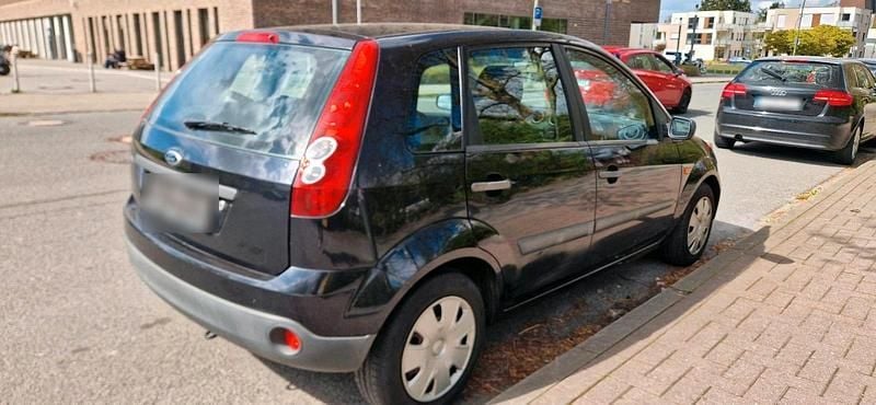 Gebraucht Ford Fiesta 70 PS (51 kW) 2005 Schwarz Kleinwagen