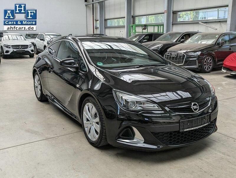 Schwarz Gebraucht 2018 Opel Astra GTC OPC Limousine | 10.590 € - Bild 1/4