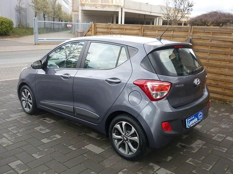 Usata Hyundai i10 Style 87 CV (63 kW) 2015 Grigio Utilitaria