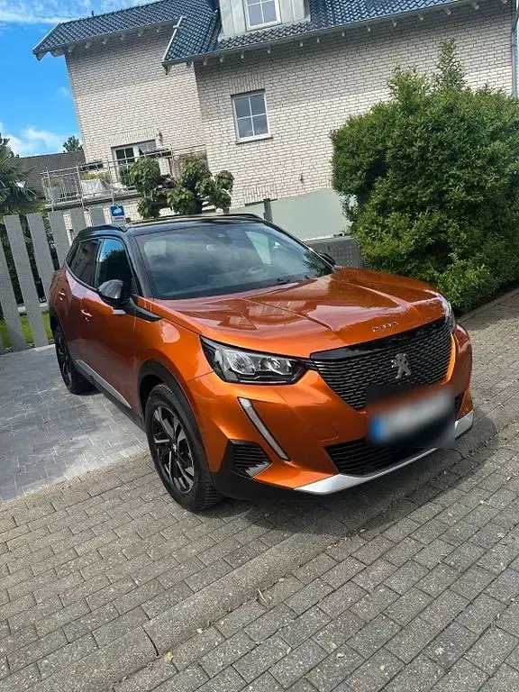 Gebraucht Peugeot 2008 Allure 101 PS (74 kW) 2023 Orange SUV
