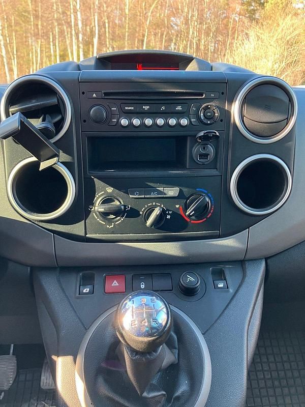 Gebraucht Citroën Berlingo SELECTION 99 PS (72 kW) 2015 Grau Van / Kleinbus