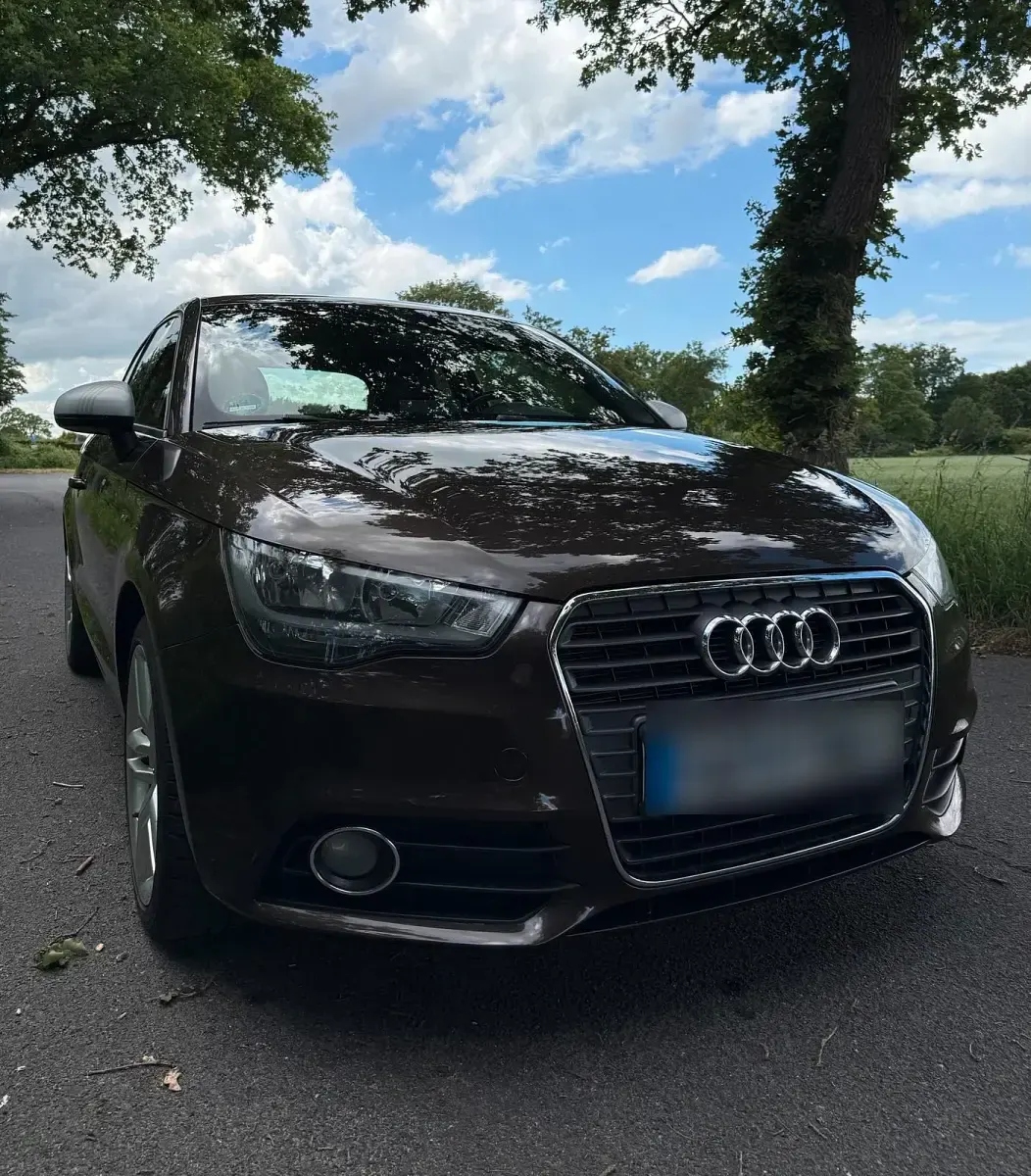 Gebraucht Audi A1 S-Line 86 PS (63 kW) 2012 Braun Kleinwagen