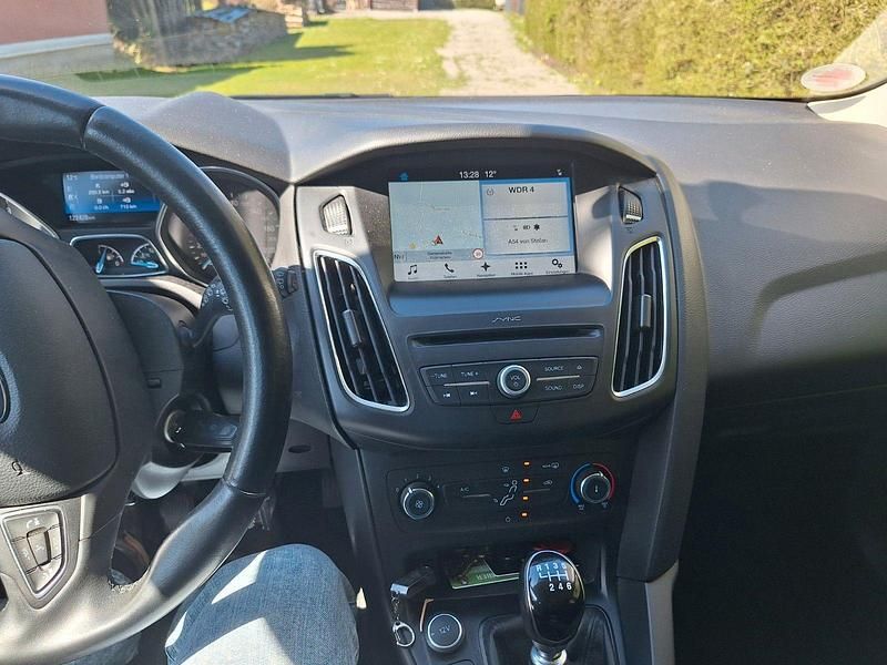 Gebraucht Ford Focus 120 PS (88 kW) 2017 Silber Kombi