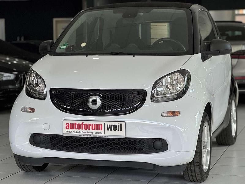 Nachtschwarz Gebraucht 2016 Smart ForTwo Coupé Passion Kleinwagen | 8.490 € (Fairer Preis) - Bild 1/4
