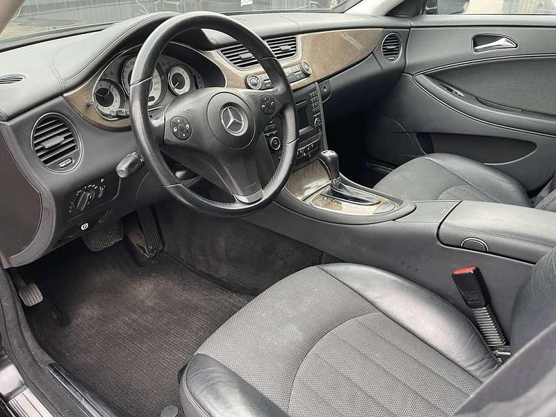 Gebraucht Mercedes CLS280 231 PS (169 kW) 2009 Schwarz  unilack Limousine