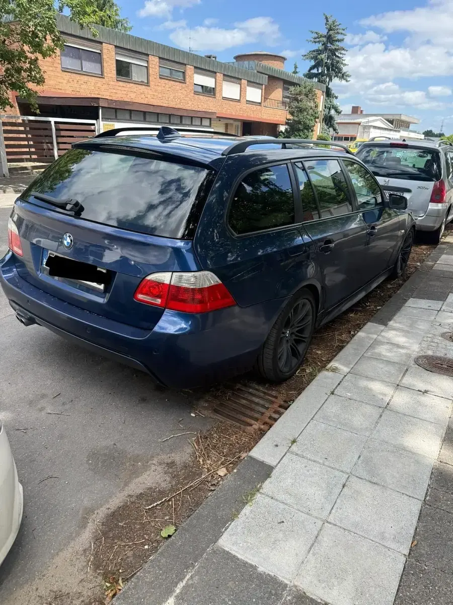 Gebraucht BMW 525 M Sport 177 PS (130 kW) 2007 Blau Kombi