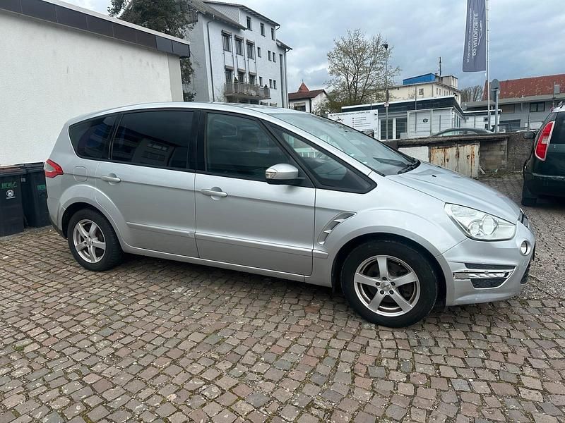 Gebraucht Ford S-MAX S 140 PS (102 kW) 2014 Silber Van / Kleinbus