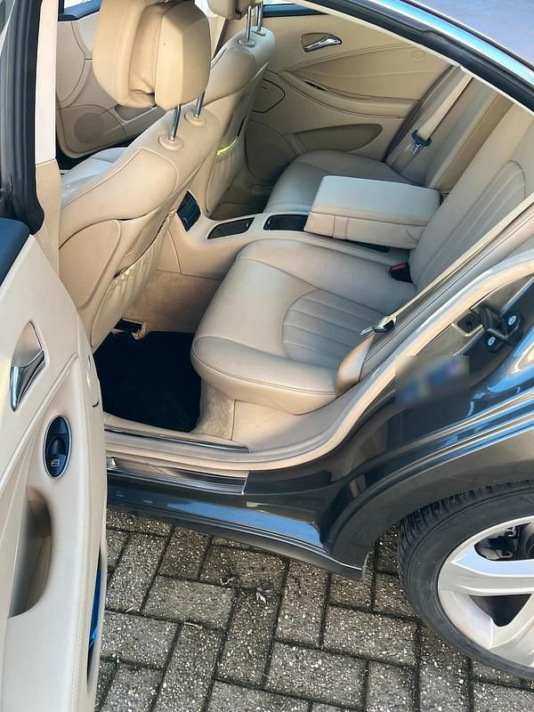 Gebraucht Mercedes CLS350 292 PS (214 kW) 2007 Grau Limousine