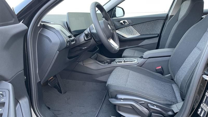 Neu BMW 120 Efficient Dynamics 170 PS (125 kW) 2026 Schwarz uni Kleinwagen