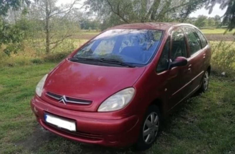 Rot Gebraucht 2004 Citroën Xsara Picasso Van / Kleinbus | 300 € (Superpreis) - Bild 1/4