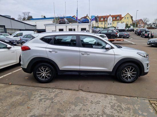 Gebraucht Hyundai Tucson Trend 177 PS (130 kW) 2019 Platinum silver / mic SUV
