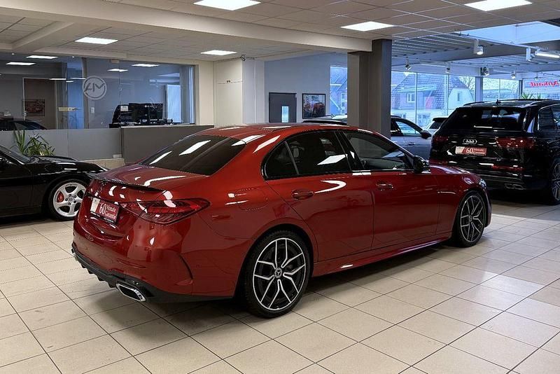 Gebraucht Mercedes C300 AMG 265 PS (194 kW) 2023 Rot Limousine