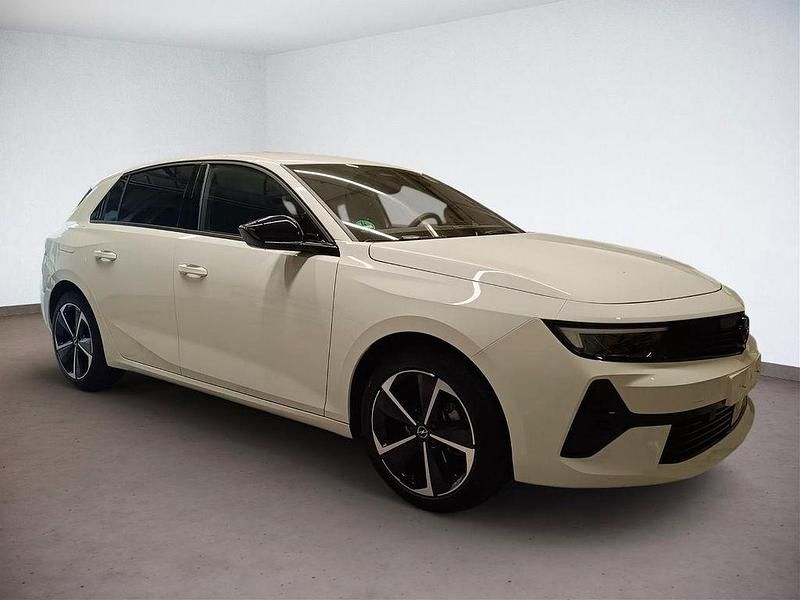 Gebraucht Opel Astra S 131 PS (96 kW) 2024 Weiß Limousine