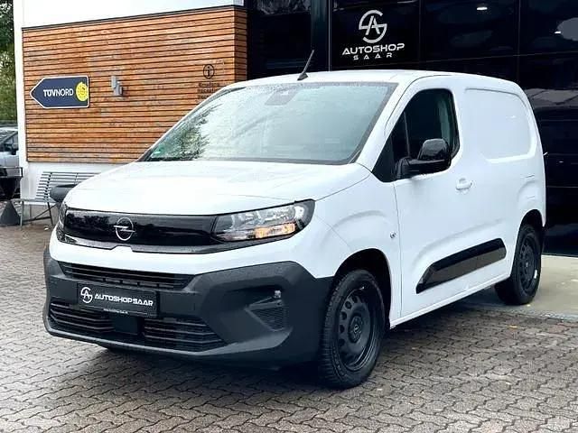 Second-hand Opel Combo 102 CP (75 kW) 2024 Alb Monovolum