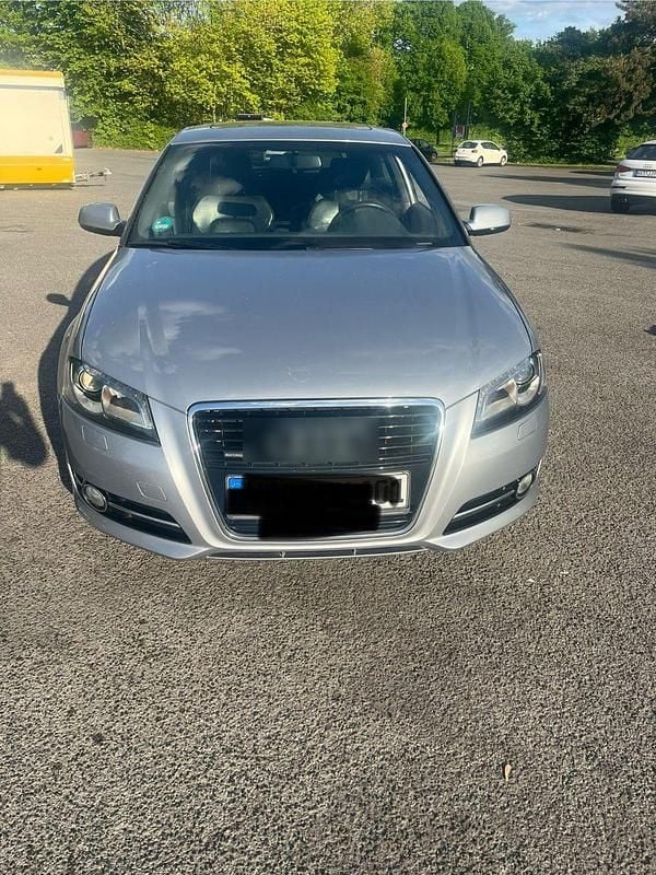 Grau Gebraucht 2012 Audi A3 Ambiente Limousine | 9.499 € (Guter Preis) - Bild 1/4