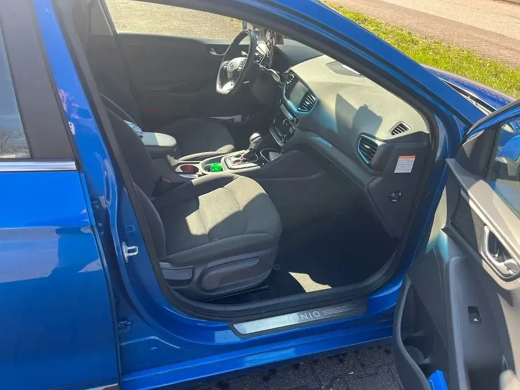 Gebraucht Hyundai Ioniq Style 141 PS (103 kW) 2017 Blau Kleinwagen
