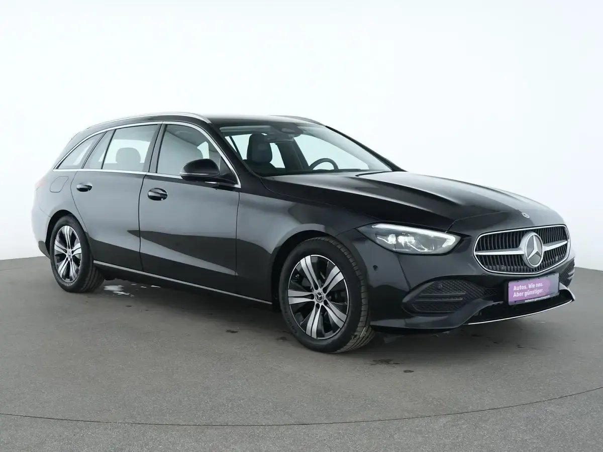 Gebraucht Mercedes C200 Avantgarde 163 PS (119 kW) 2024 Schwarz Limousine