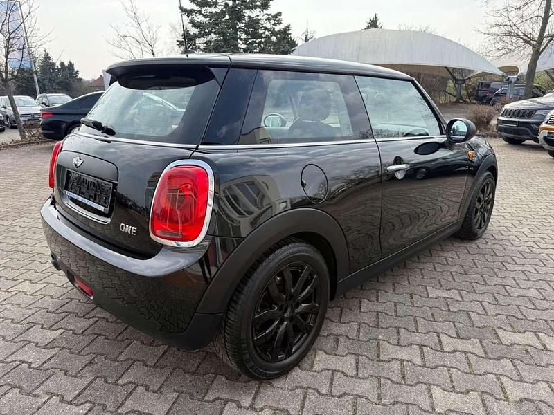 Gebraucht Mini ONE 75 PS (55 kW) 2017 Schwarz Kleinwagen