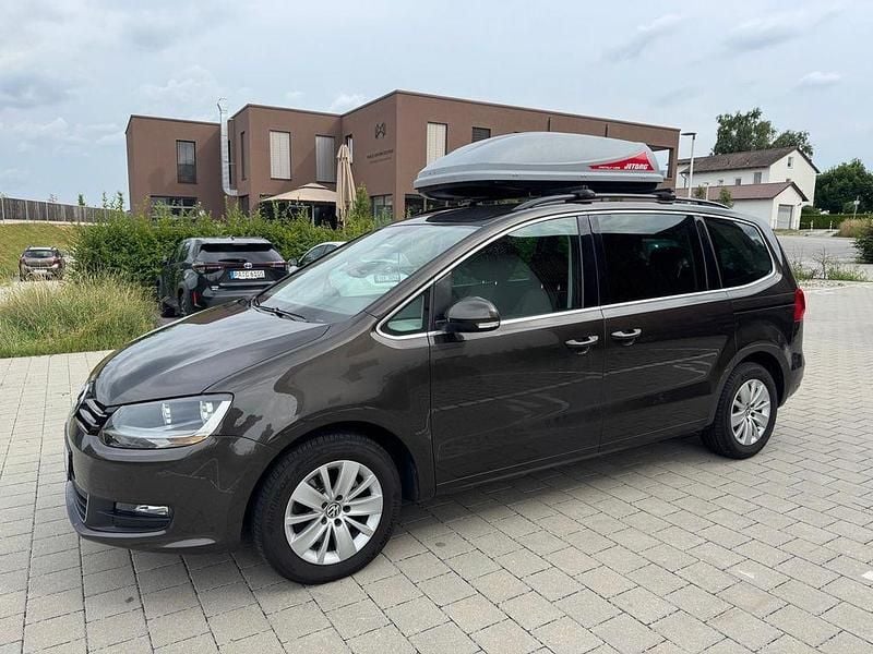 Braun Gebraucht 2014 VW Sharan Van / Kleinbus | 11.000 € (Guter Preis) - Bild 1/4