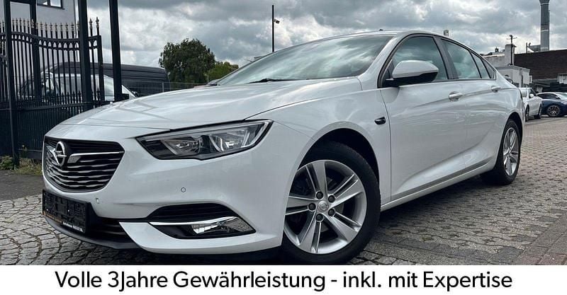 Weiß Gebraucht 2018 Opel Insignia Edition Limousine | 13.998 € (Guter Preis) - Bild 1/4
