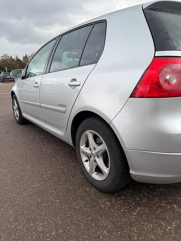 Gebraucht VW Golf VI Edition 80 PS (58 kW) 2008 Silber Kleinwagen