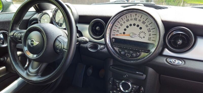 Grau Gebraucht 2012 Mini One Cabriolet Cabrio | 6.700 € (Fairer Preis) - Bild 1/4