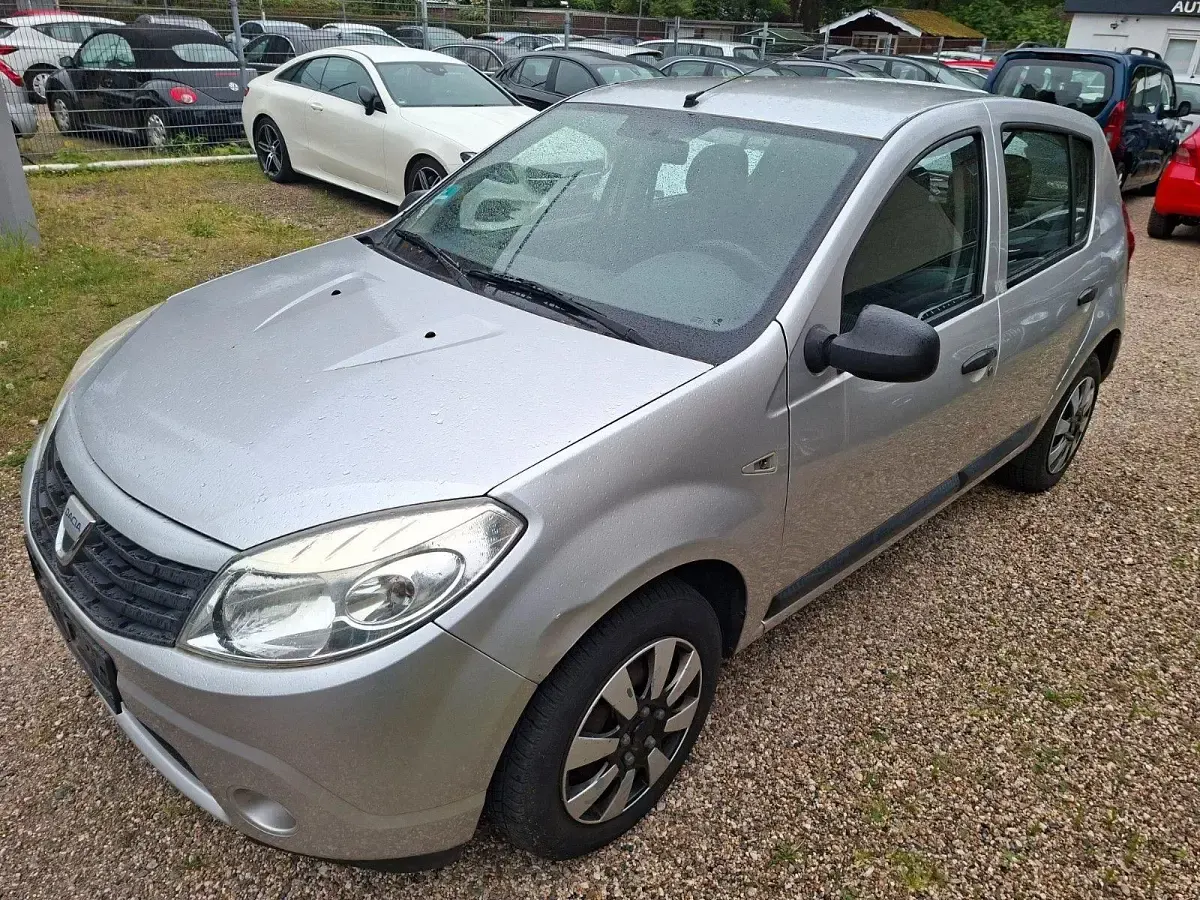 Używany Dacia Sandero 75 KM (55 kW) 2010 Szary Hatchback