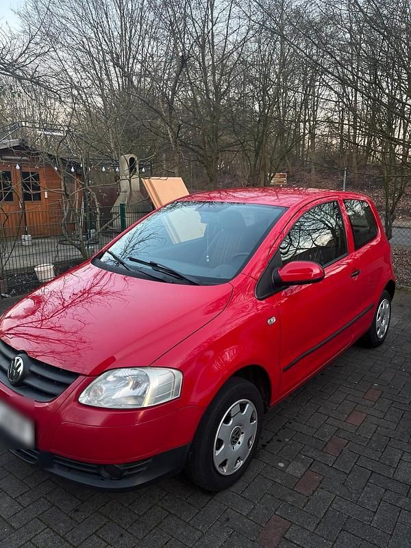 Gebraucht VW Fox 54 PS (39 kW) 2005 Rot Kleinwagen