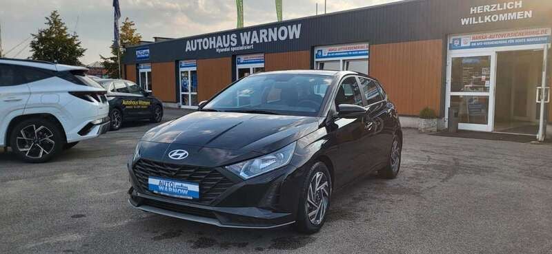 Phantom black Neu 2024 Hyundai i20 Essential Kleinwagen | 19.990 € (Etwas zu teuer) - Bild 1/4