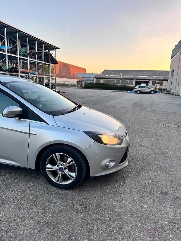 Usata Ford Focus 150 CV (110 kW) 2012 Argento Berlina