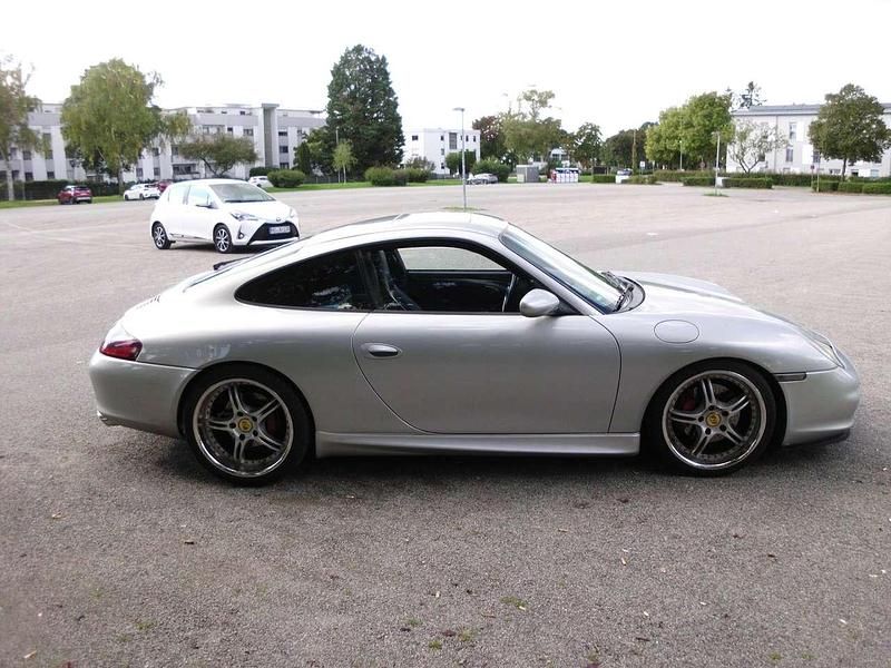 Gebraucht Porsche 996 320 PS (235 kW) 2003 Silber Coupé