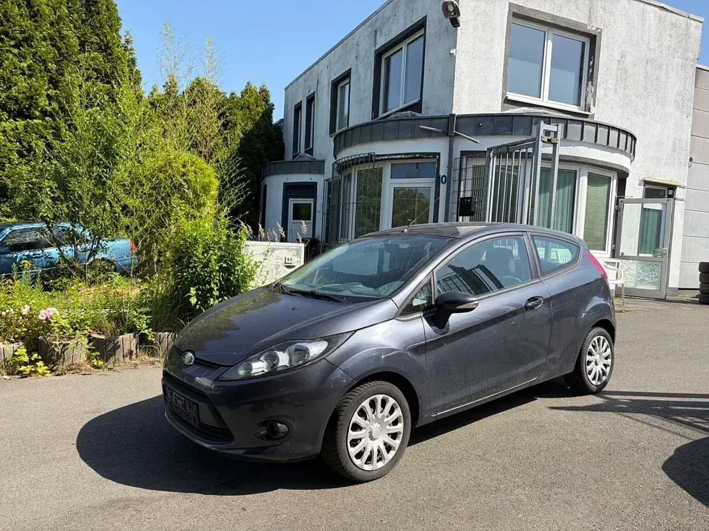 Gebraucht Ford Fiesta Trend 60 PS (44 kW) 2011 Grau Kleinwagen