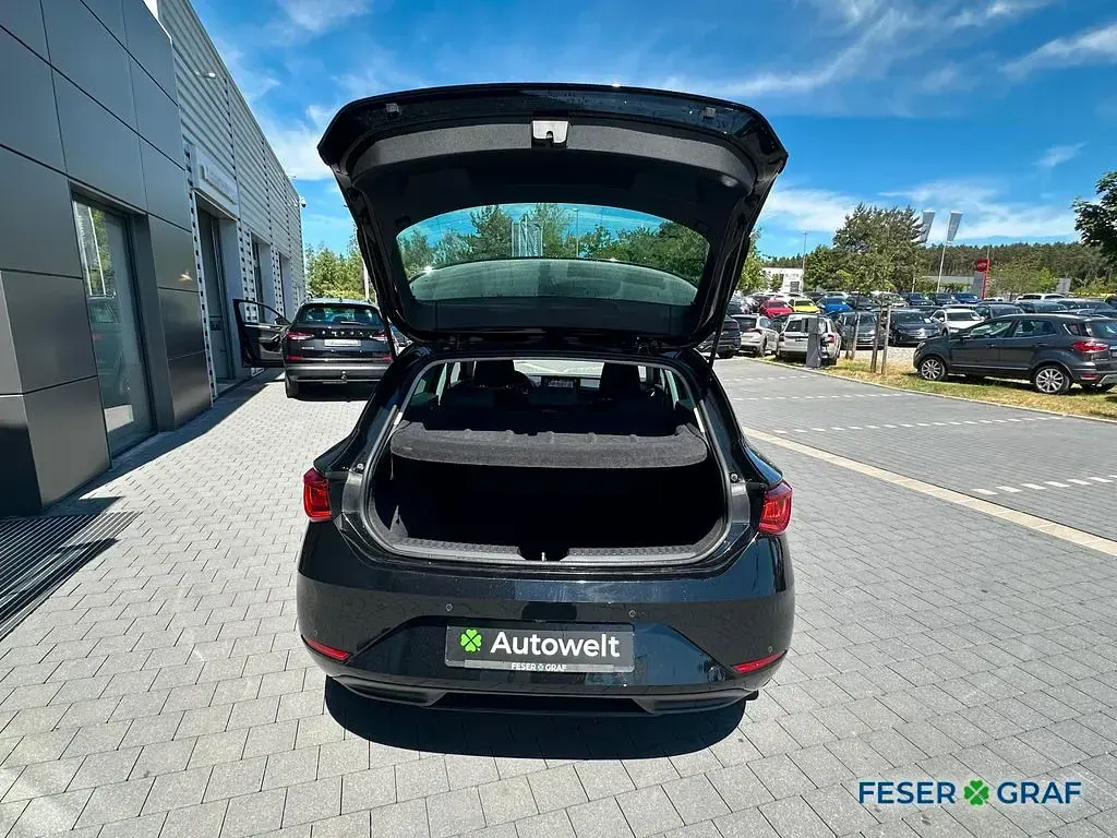 Gebraucht Seat Leon 131 PS (96 kW) 2022 Schwarz Limousine