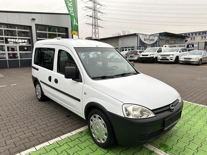 Weiß Gebraucht 2007 Opel Combo Basis Van / Kleinbus | 2.890 € - Bild 1/4