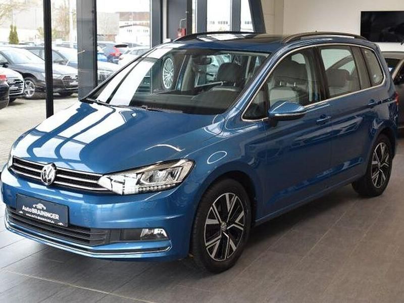 Gebraucht VW Touran Highline 150 PS (110 kW) 2020 Blau Van / Kleinbus